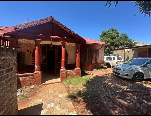 6 BEDROOM HOUSE FOR SALE IN MALVERN